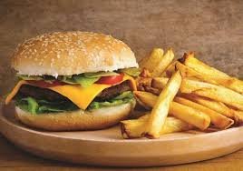 Hamburguesa completa con papas fritas